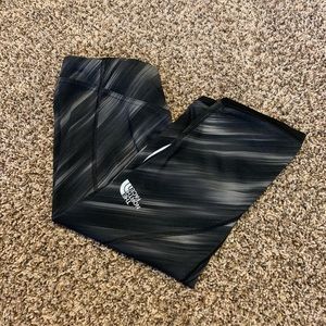 Women’s North Face cropped leggings